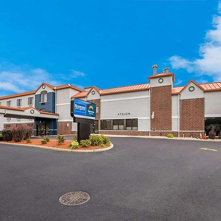Suburban Studios Milwaukee Airport Exterior photo