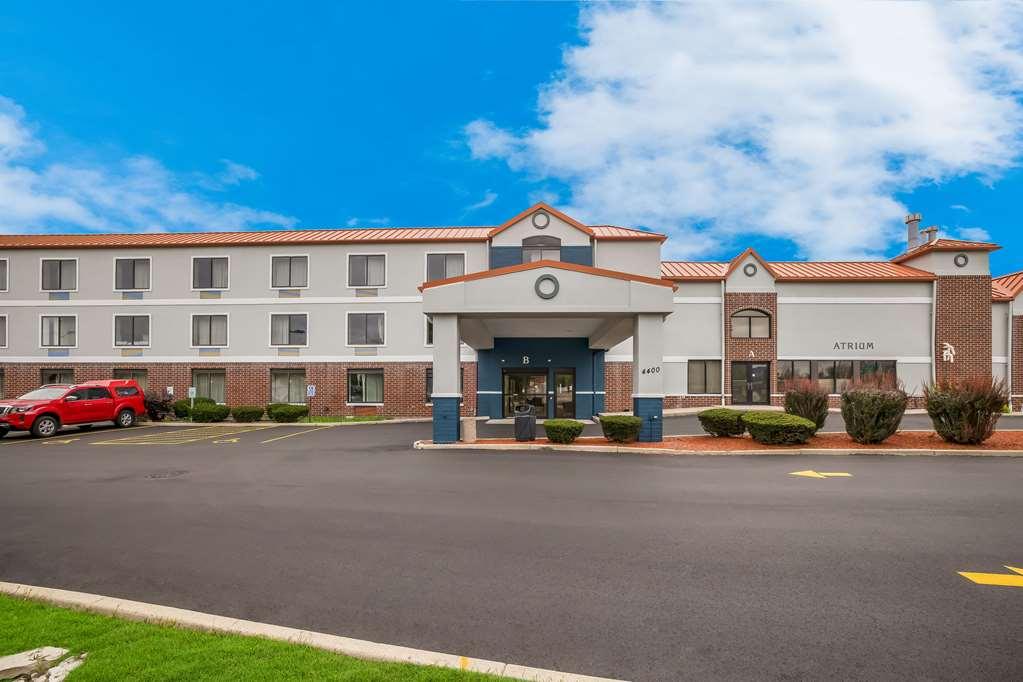 Suburban Studios Milwaukee Airport Exterior photo