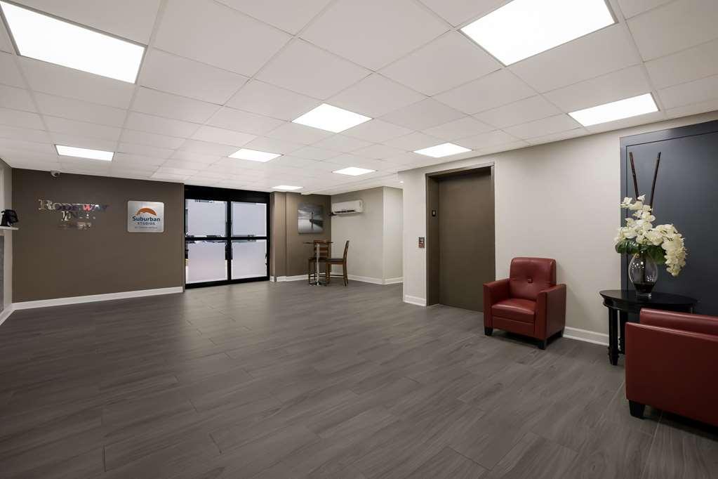 Suburban Studios Milwaukee Airport Interior photo