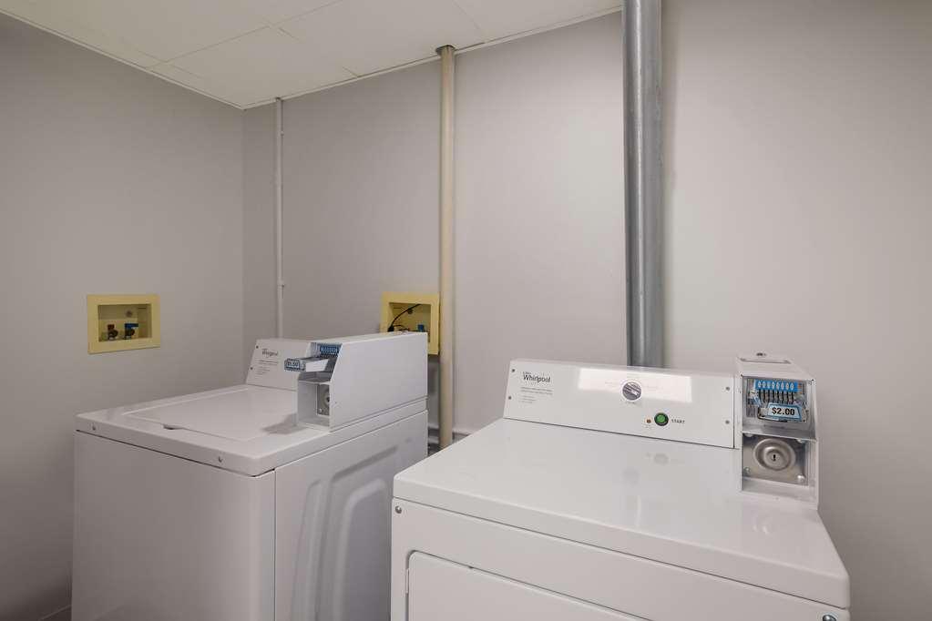Suburban Studios Milwaukee Airport Facilities photo